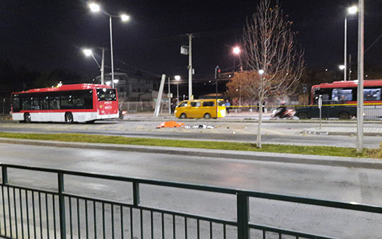 MOTORISTA FALLECE EN COLISION CON BUS DEL TRANSANTIAGO