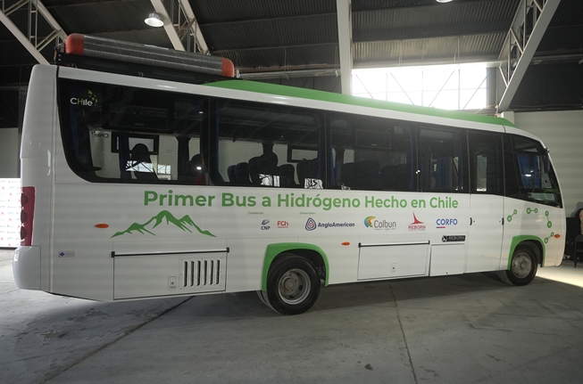 Lanzamiento del primer bus a hidrógeno hecho en Chile